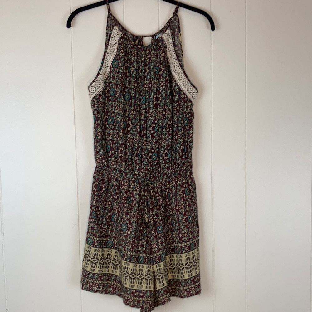 Women’s She + Sky Romper size Medium EUC